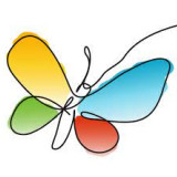 Logo in Form eines bunten Schmetterling mit Flügeln in Gelb, Blau, Grün und Rot, gezeichnet mit einer durchgehenden schwarzen Linie
